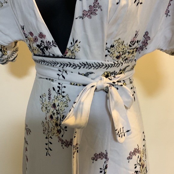 Miss Mango elegant maxi with split up the side, back cut out,halterneck, - Picture 5 of 8